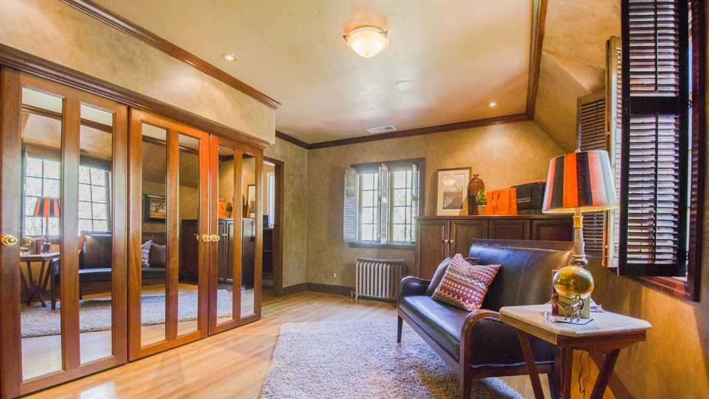 Mansion Monday Jewel in Sacramento's Fab 40s neighborhood