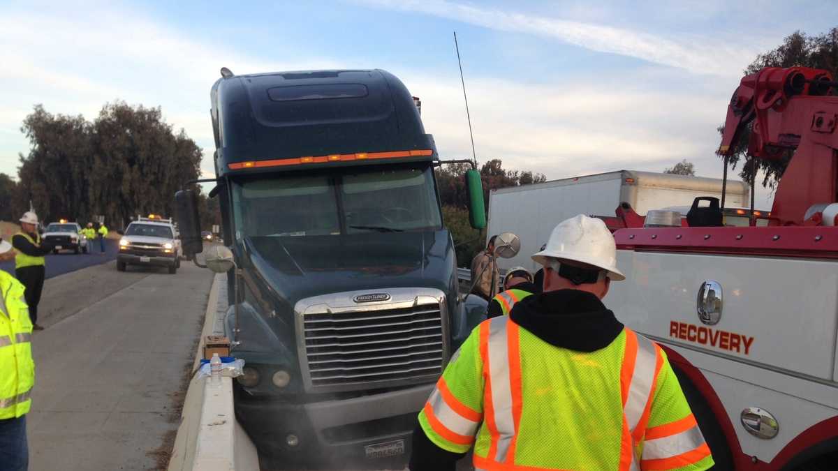 Photos: Big-rig crash on Hwy 99 in Elk Grove