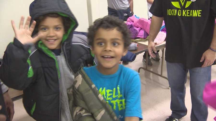 Modesto got a jump on the holiday by serving a Thanksgiving Banquet and giving away blankets a day before the holiday.