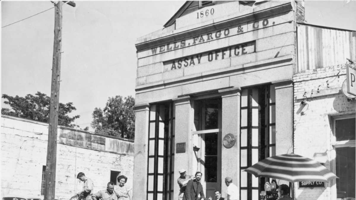 Photos Folsom then and now