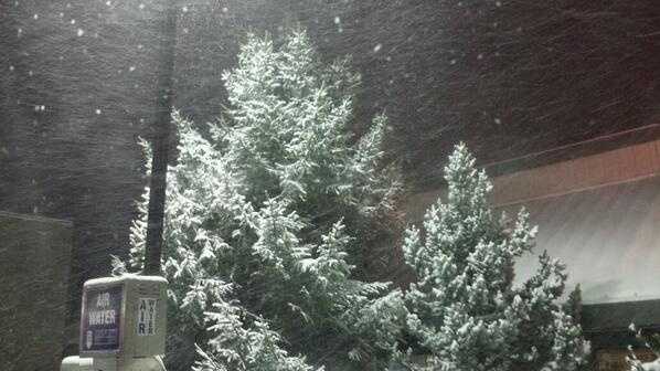 Snow falls in Grass Valley Friday. (Dec. 6, 2013)