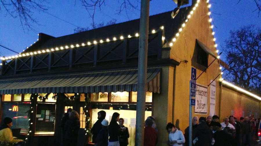 Freeport Bakery customers line up for holiday desserts