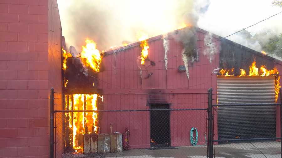 A large fire engulfed a commercial building in downtown Sacramento on Thursday. (April 3, 2014)
