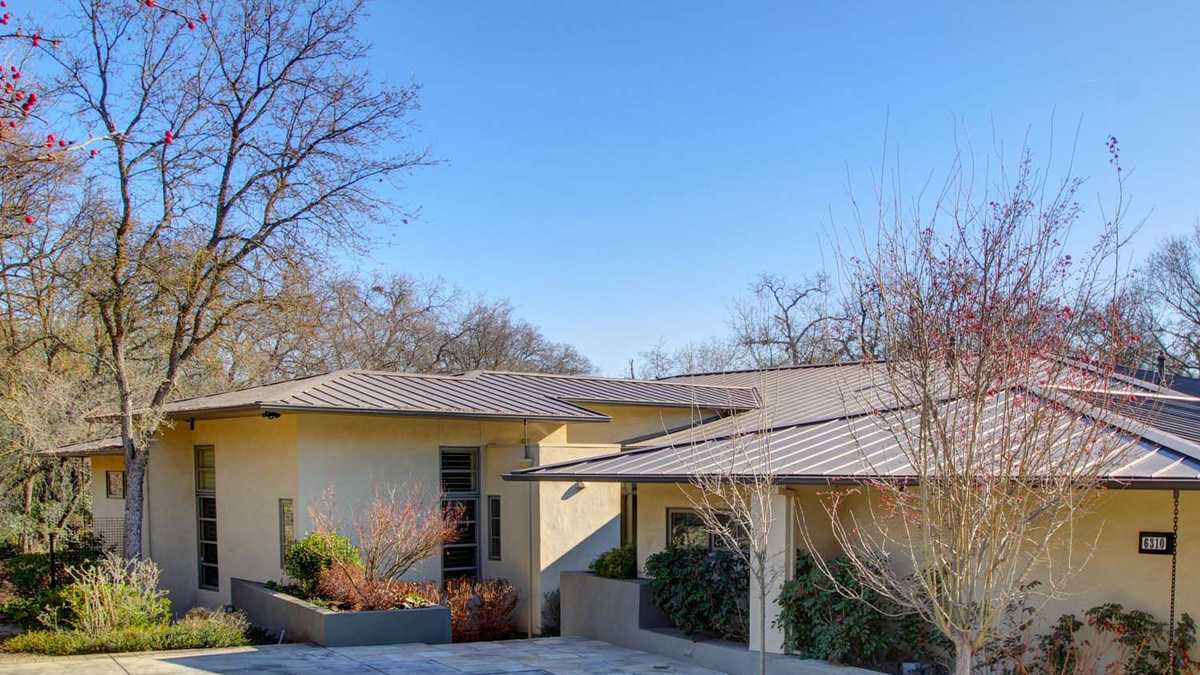 Mansion Monday Private getaway near Ancil Hoffman Park