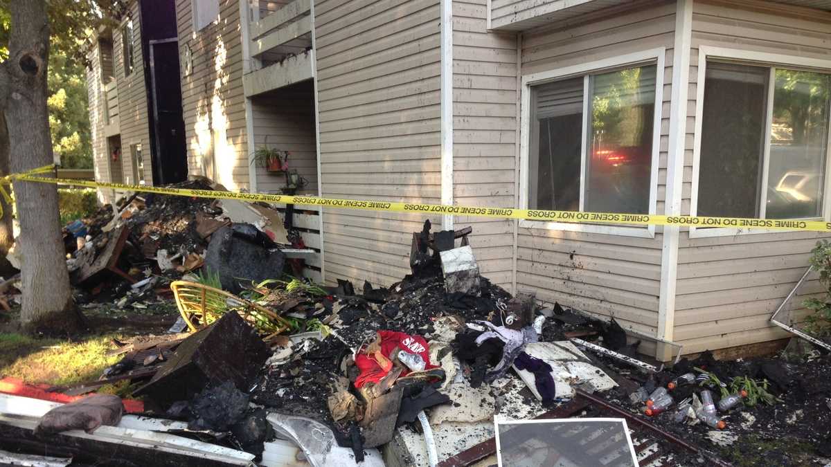Photos: Residents escape apartment fire in Citrus Heights