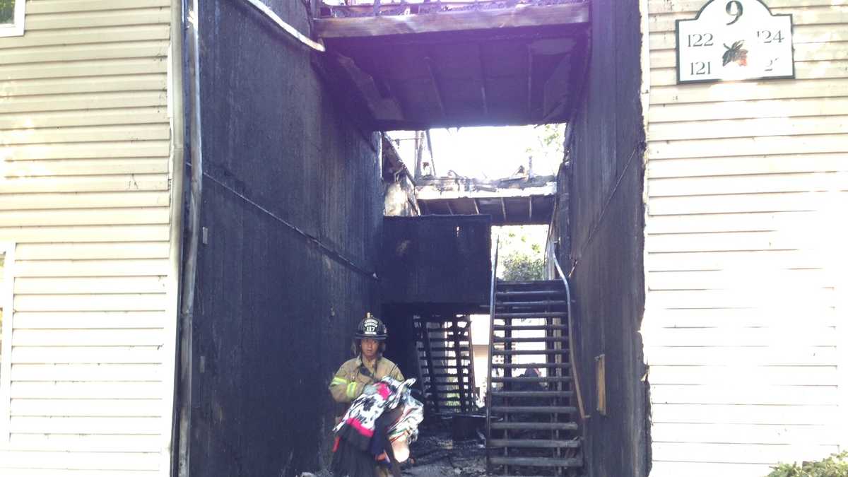 Photos: Residents escape apartment fire in Citrus Heights