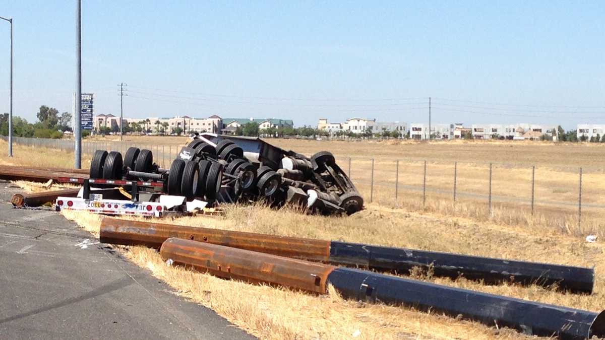 All I-5 lanes open after big rig crash causes major delays