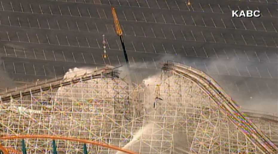 Fire causes partial collapse of Magic Mountain coaster