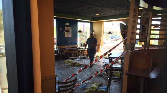 Photos Driver Crashes Into Taco Bell 0028