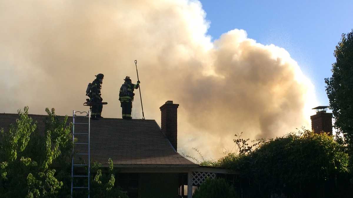 3 homes burn in Sacramento fire near Land Park