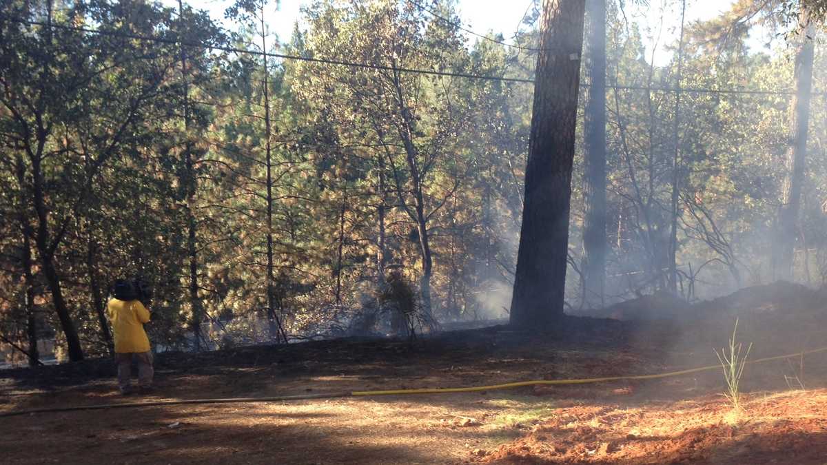 Photos Crews save home from Applegate Fire