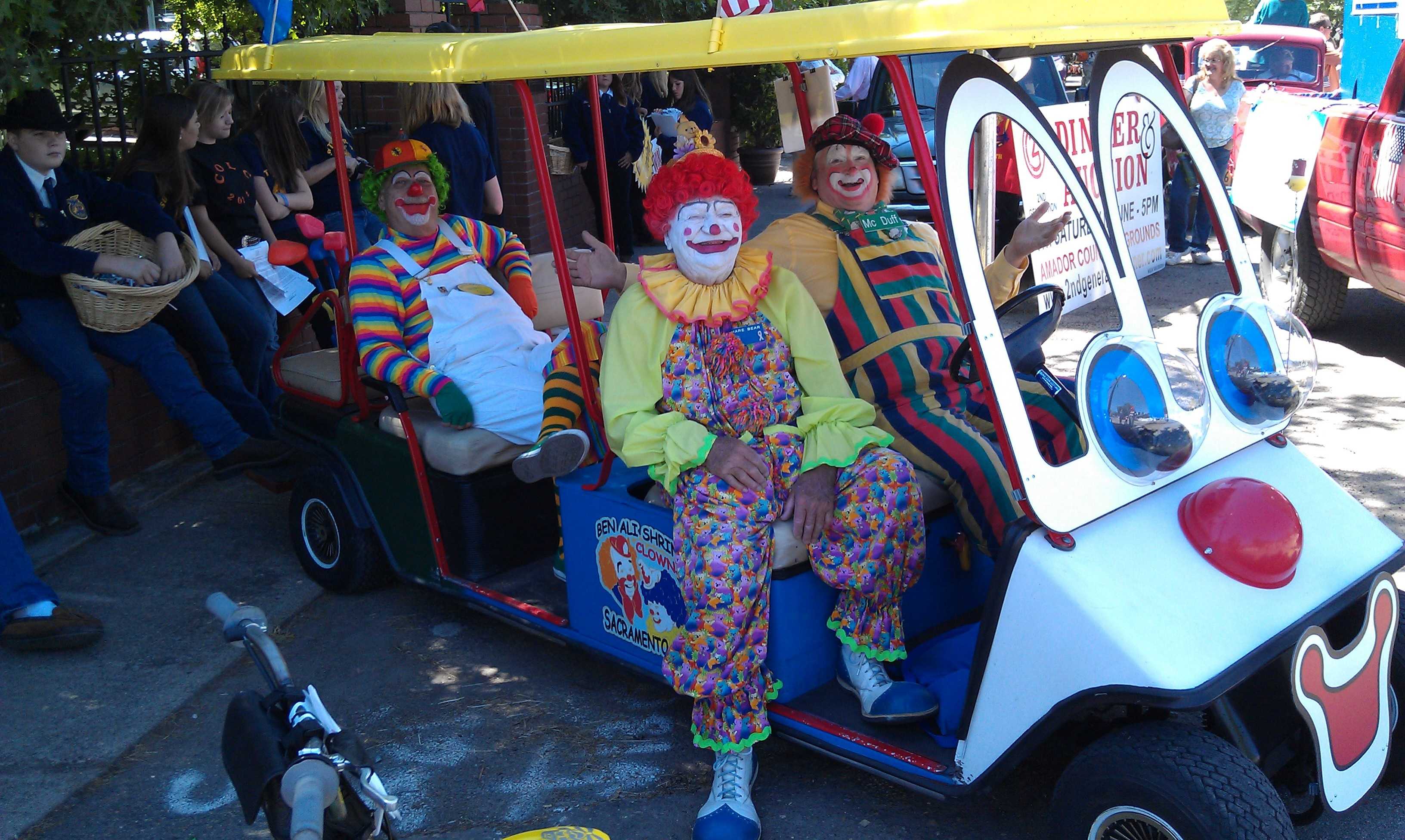 Anyone has a pic of that lovely Clown Car Coup - Democratic Underground ...