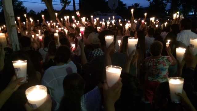 Photos: Hundreds hold vigil for wrong-way crash victims in Arbuckle