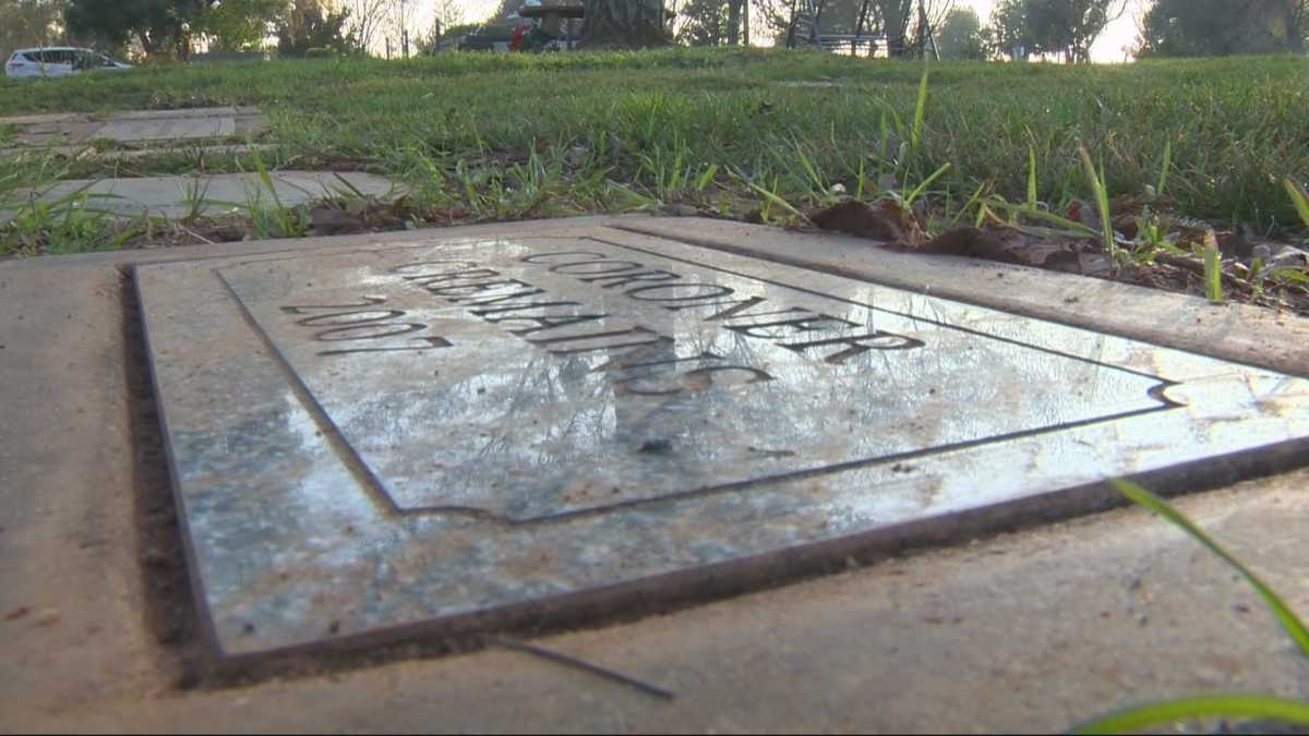 Judge rejects release of 'pauper's grave' records
