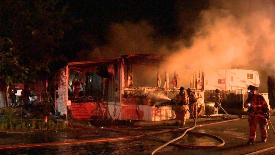 Grease fire destroys Citrus Heights mobile home