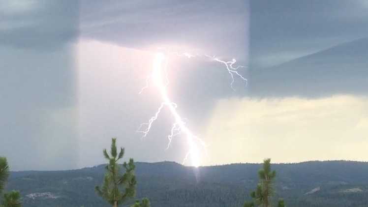 Lightning near the El Dorado National Forest (July 2, 2015)