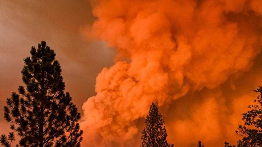This giant, red smoke cloud rose up from the Butte Fire and was seen from San Andreas.
