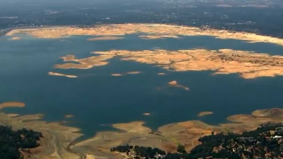 Folsom Lake water levels continue to drop