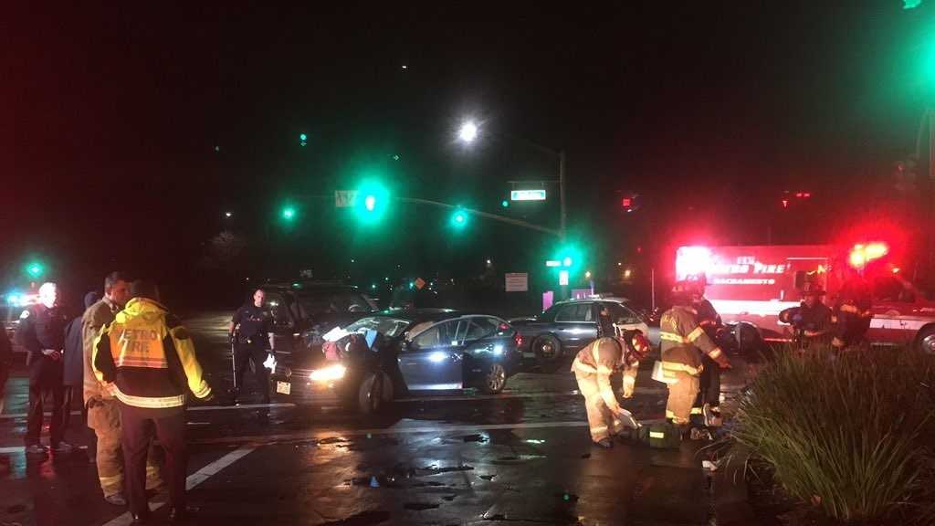 6 injured in North Highlands crash