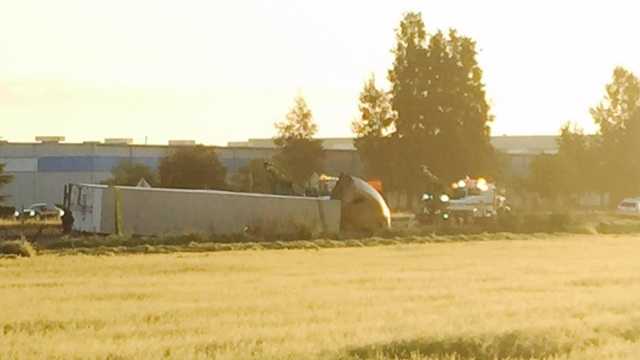 SB I-5 near Woodland back open after big rig crash
