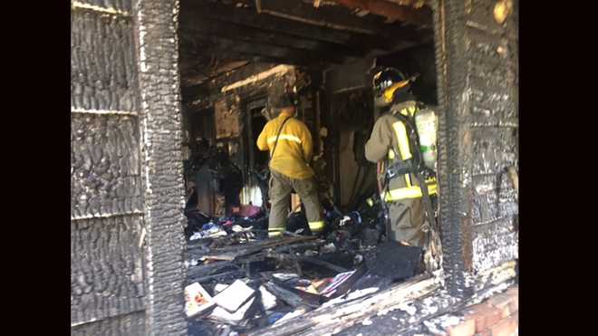 5 people homeless after blaze destroys Stockton home