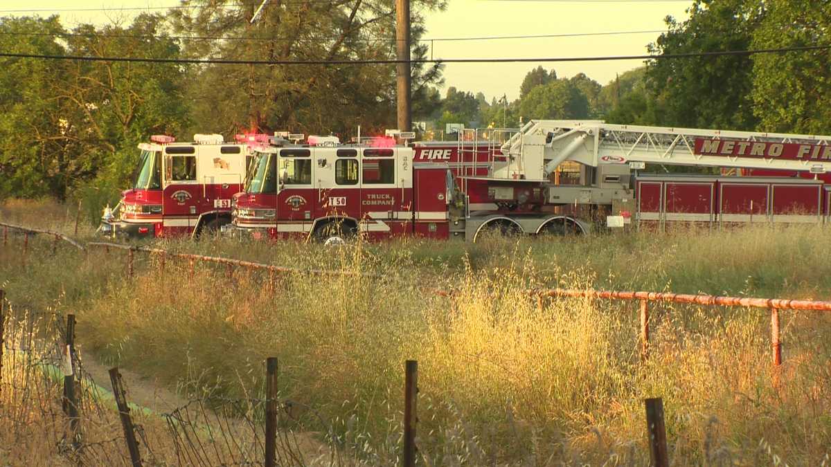 Photos Firefighters Battle South Sacramento House Fire