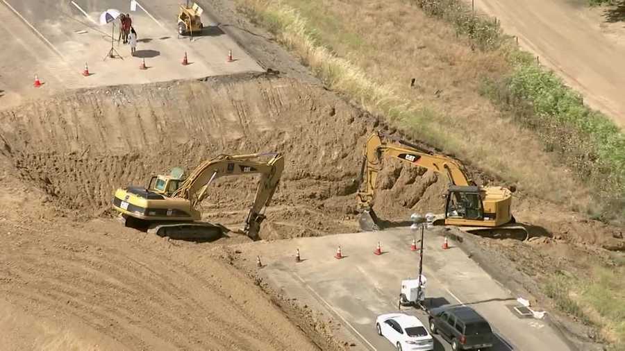 Caltrans works to repairs sinkhole on Interstate 5 in San Joaquin County on Wednesday, June 1, 2016.