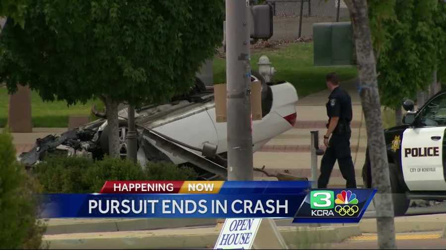 Car chase ends when the driver crashes the car.