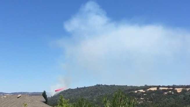 Fire crews contain brush fire in El Dorado Hills