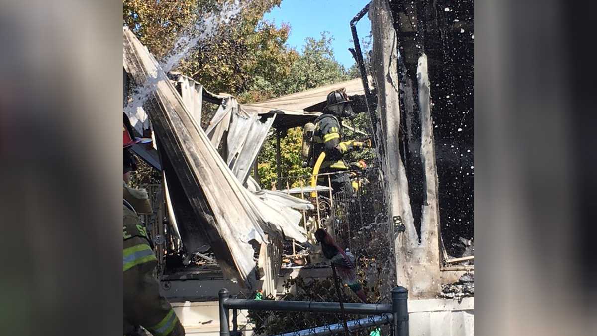 2 dogs killed in south Sacramento mobile home fire