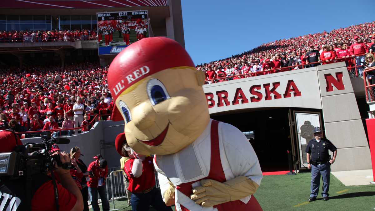 Lil Red NCAA ranks Lil' Red No. 1 inflatable mascot