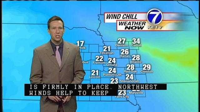 Snow showers are still in the metro today with some cold winds. Meteorologist Matt Serwe tells you if any more snow is piling up in this Weather Now forecast.