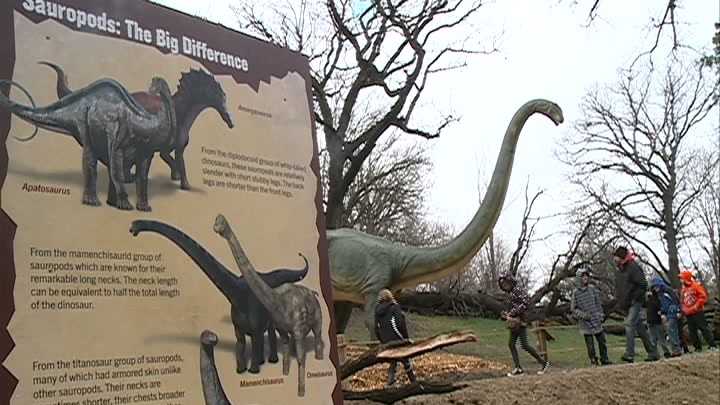 dinosaurs alive exhibit