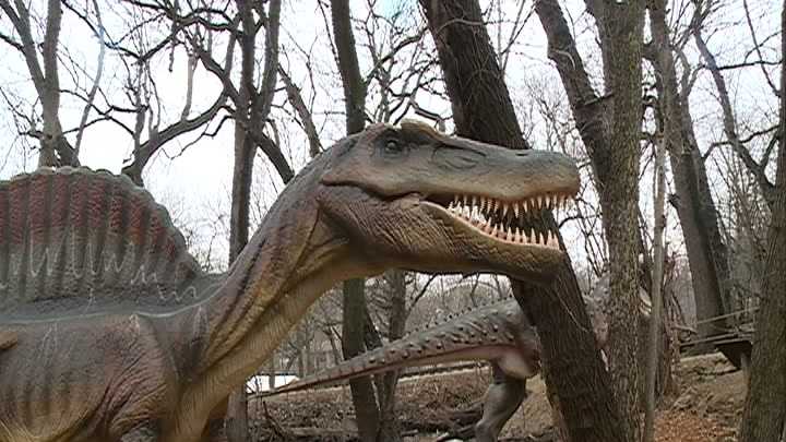 dinosaurs alive exhibit