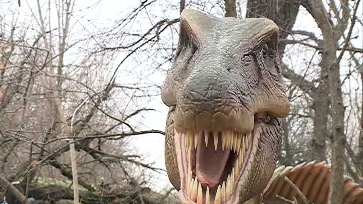 dinosaurs alive exhibit