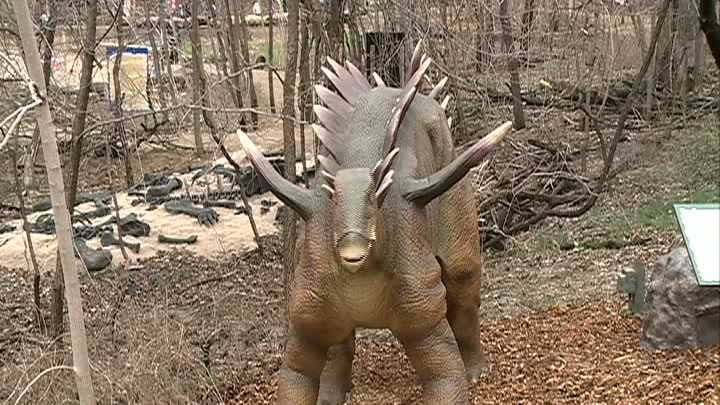 dinosaurs alive exhibit