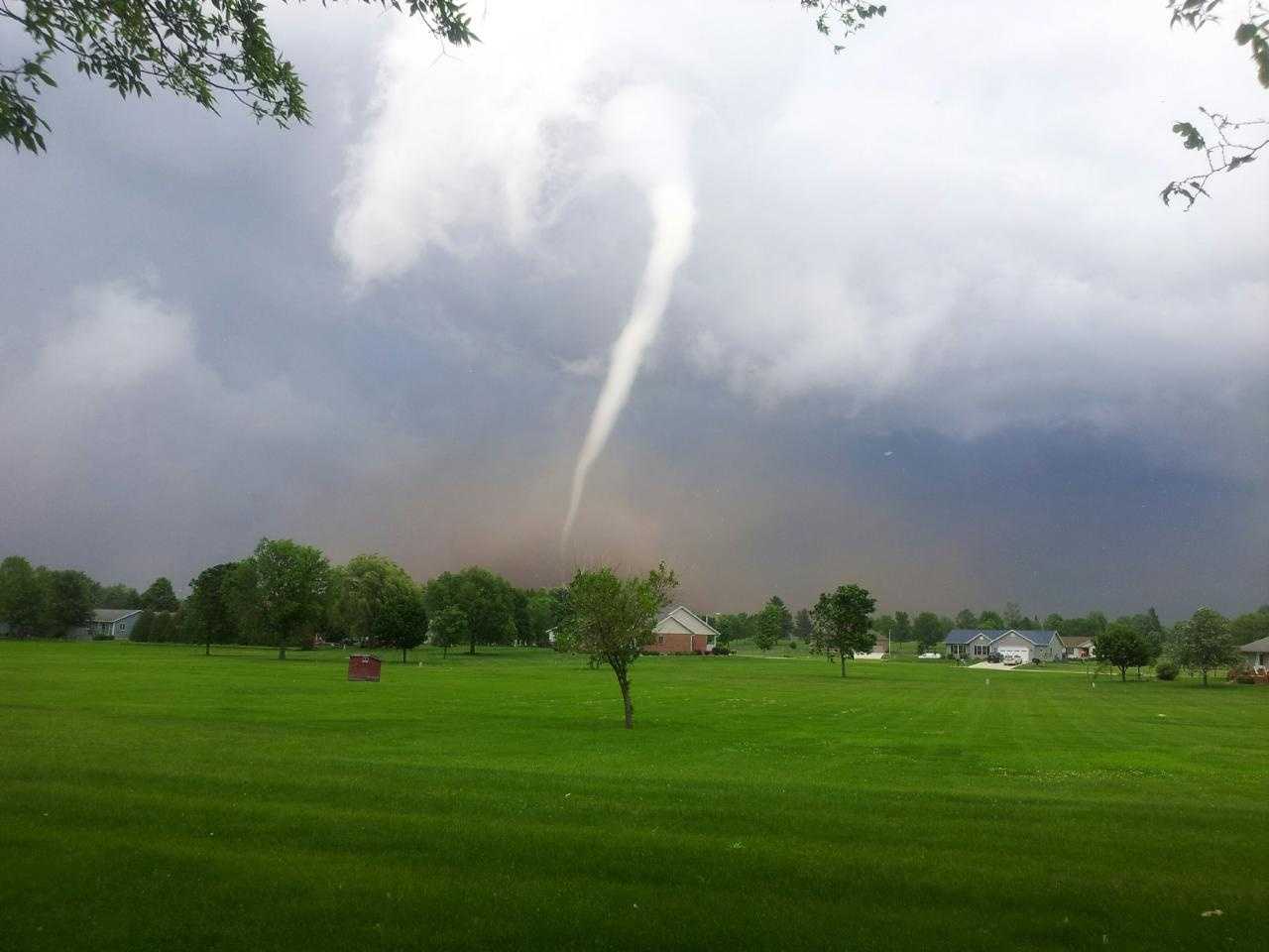newton iowa tornado today