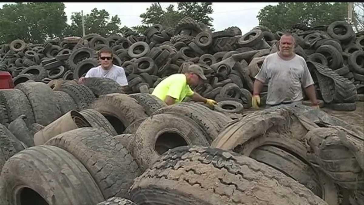 Hundreds attend free tire recycling event