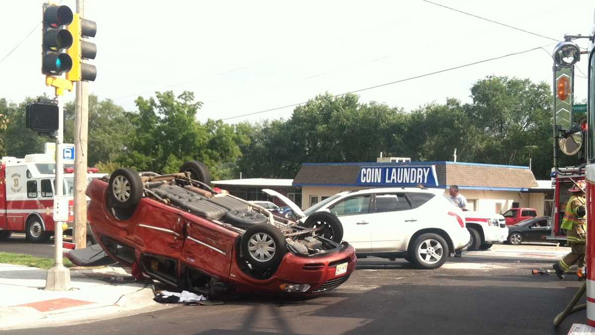 Crash closes 50th and Leavenworth intersection