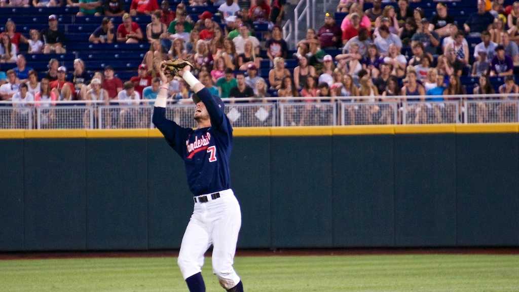 Photos CWS Finals Game 1