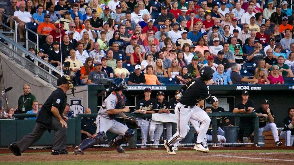 Photos: CWS Finals Game 2