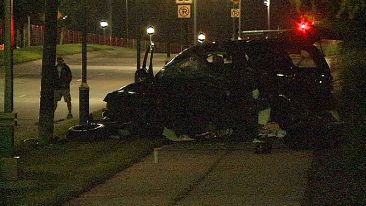 Two hurt in Abbott Drive crash