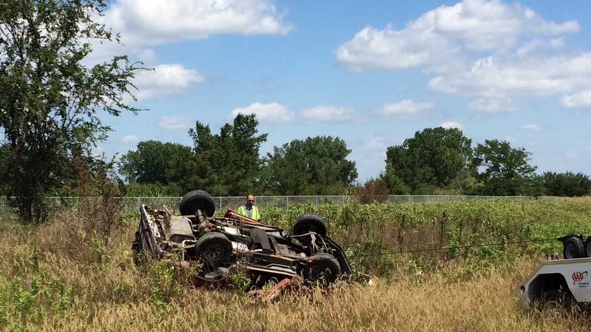 5 injured in rollover crash near Waverly