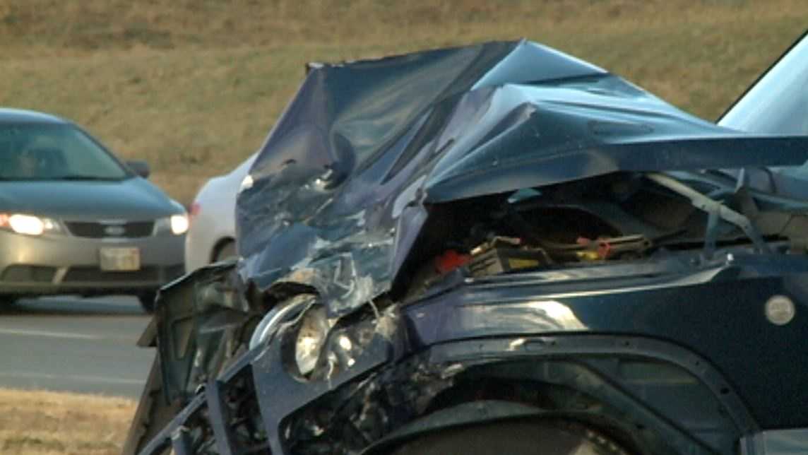 1 seriously injured in Papillion headon crash