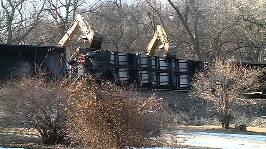 Photos Bnsf Train Derails In Louisville