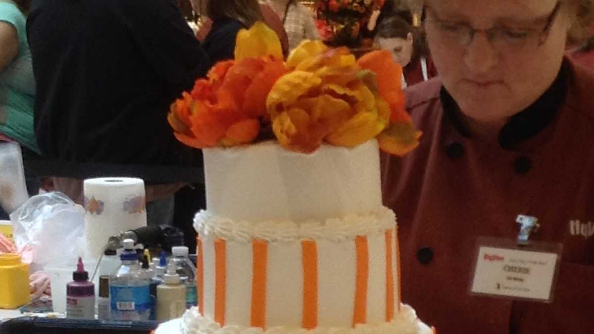 Photos HyVee cake decorators compete in Omaha