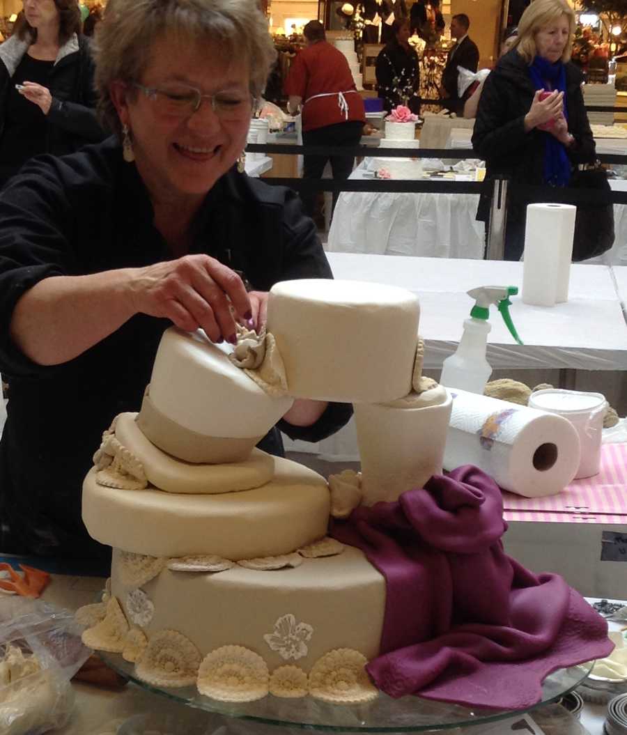 Photos HyVee cake decorators compete in Omaha