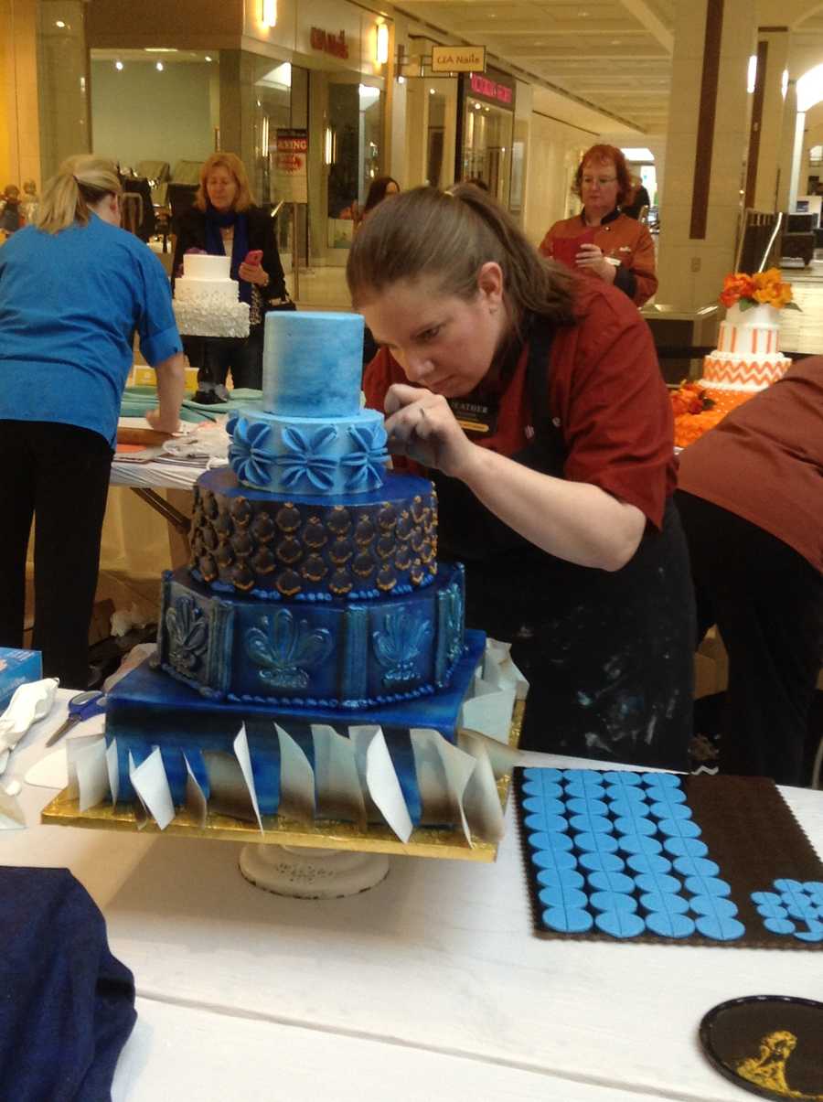 Photos HyVee cake decorators compete in Omaha