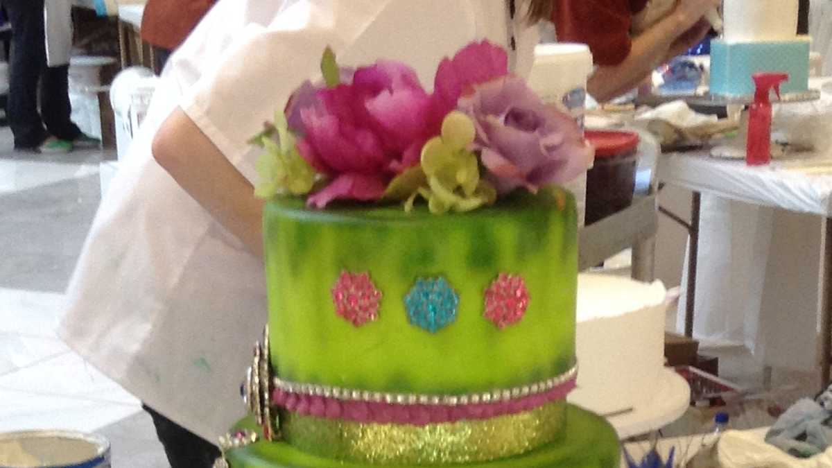 Photos HyVee cake decorators compete in Omaha