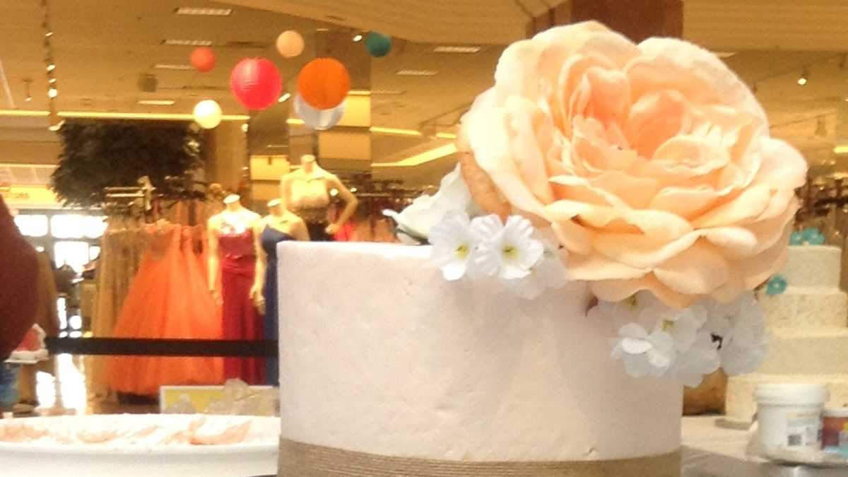 Photos HyVee cake decorators compete in Omaha